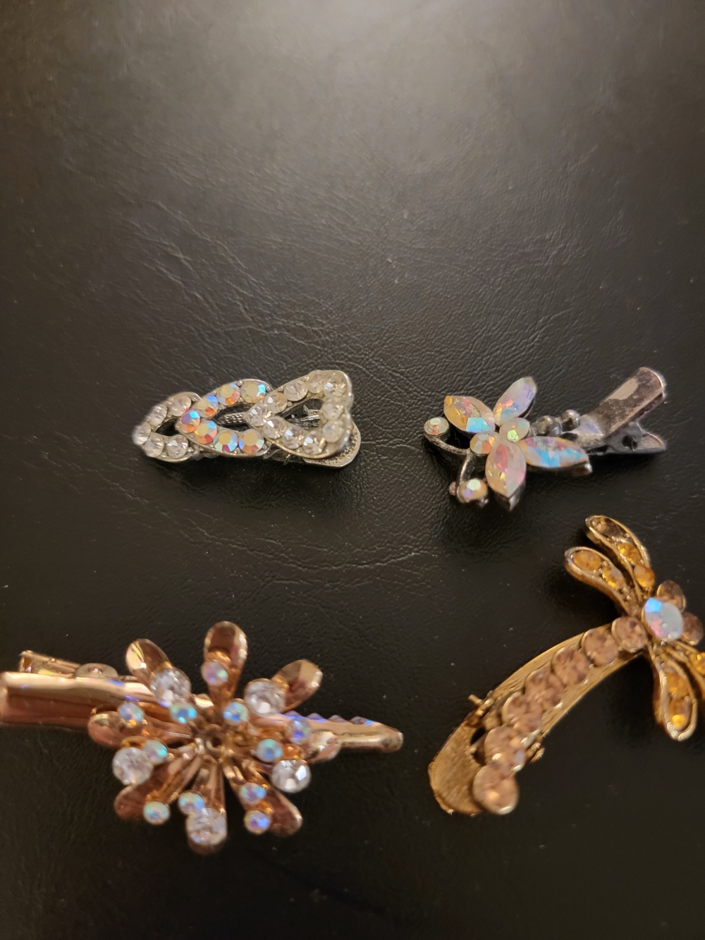 Iridescent Rhinestone Floral Hair Clip Set in Pink and Gold